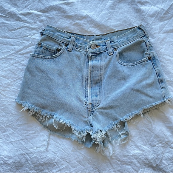 Levi cutoff denim shorts - Picture 1 of 3